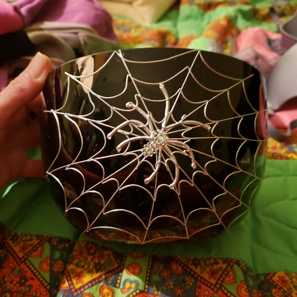 3 for $30 Black glass spider bowl - Picture 2 of 4